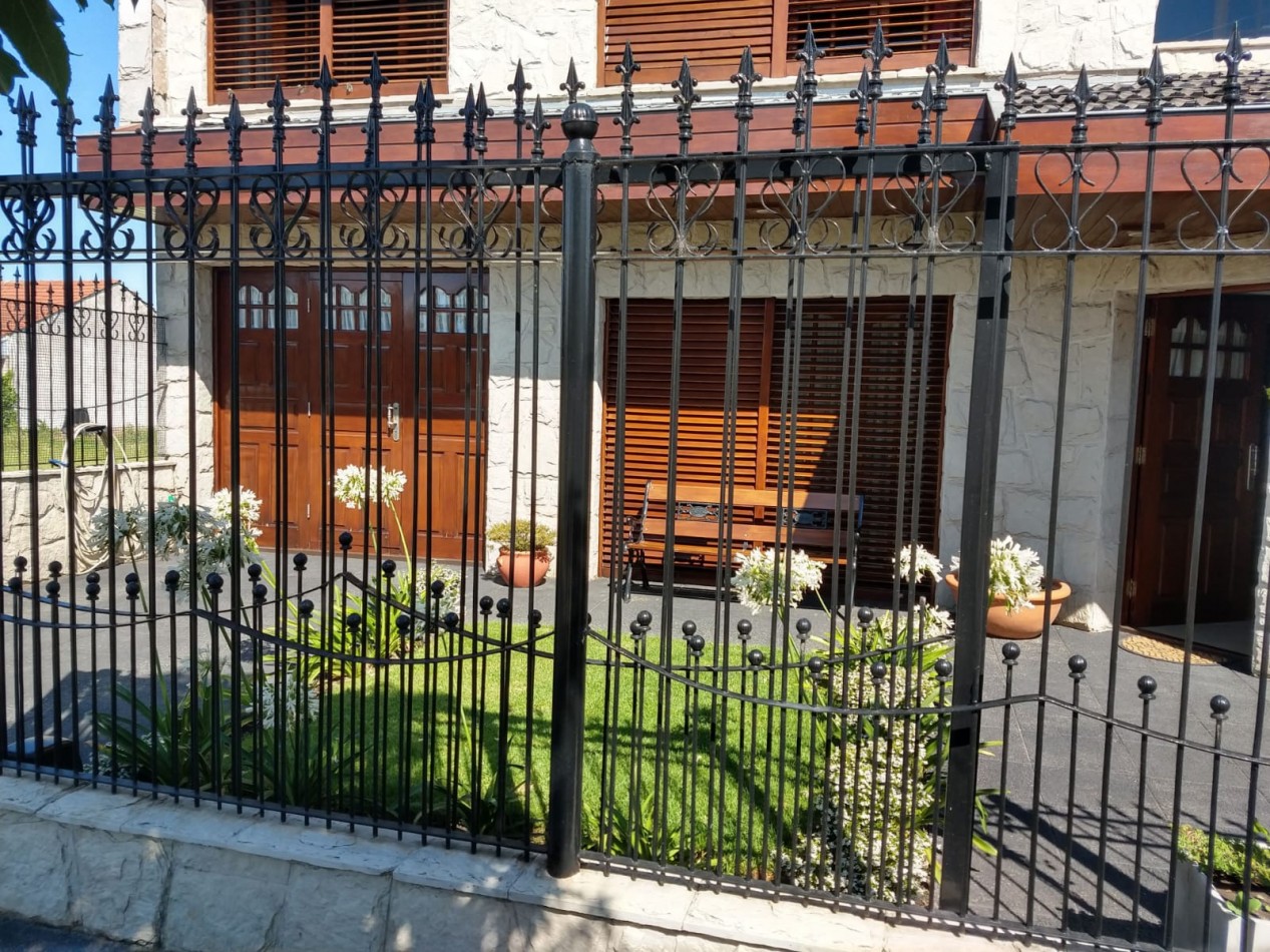 CHALET DE 6 AMBIENTES CON QUINCHO Y PISCINA EN COLINAS PERALTA RAMOS (APTO CREDITO)