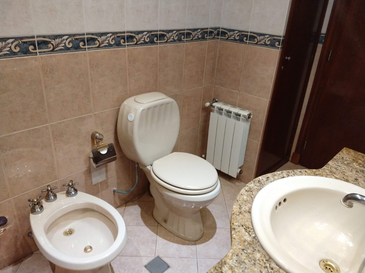CHALET DE 6 AMBIENTES CON QUINCHO Y PISCINA EN COLINAS PERALTA RAMOS (APTO CREDITO)
