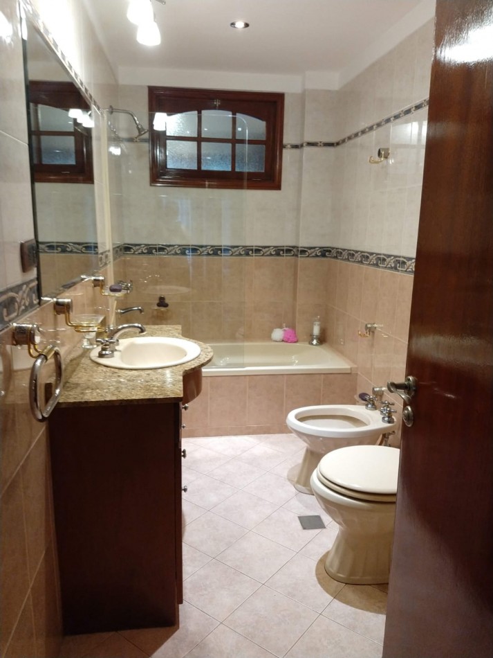 CHALET DE 6 AMBIENTES CON QUINCHO Y PISCINA EN COLINAS PERALTA RAMOS (APTO CREDITO)