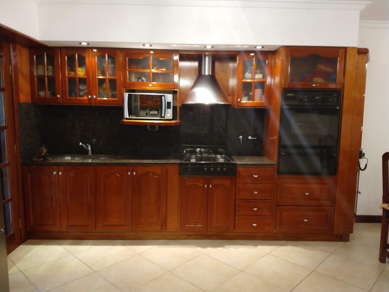 CHALET DE 6 AMBIENTES CON QUINCHO Y PISCINA EN COLINAS PERALTA RAMOS (APTO CREDITO)