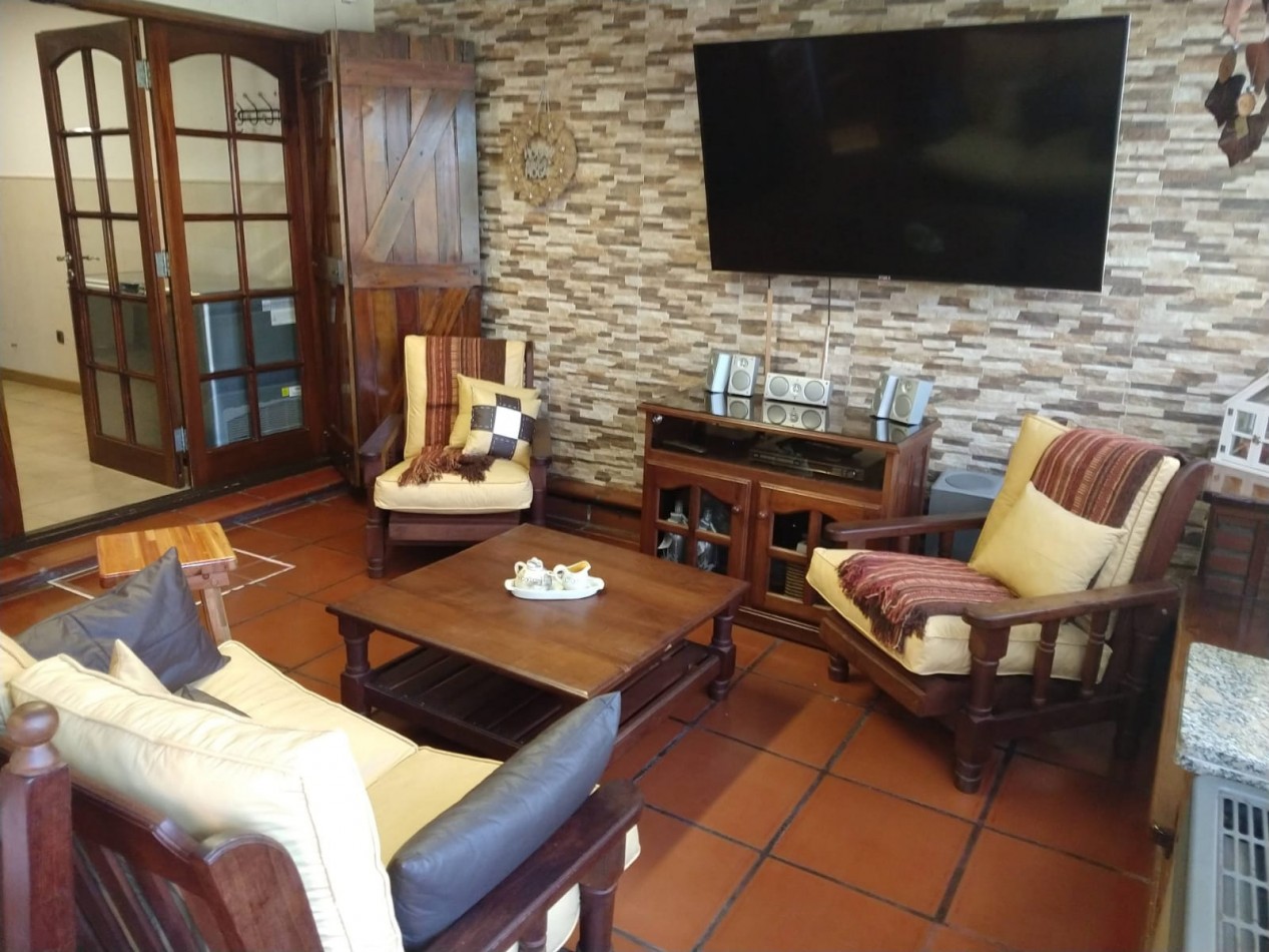 CHALET DE 6 AMBIENTES CON QUINCHO Y PISCINA EN COLINAS PERALTA RAMOS (APTO CREDITO)