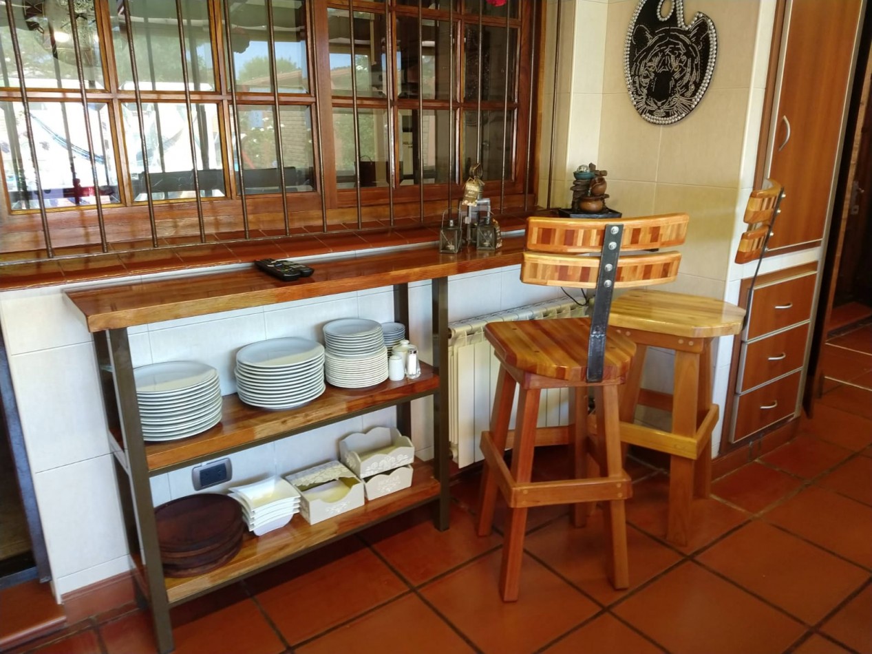 CHALET DE 6 AMBIENTES CON QUINCHO Y PISCINA EN COLINAS PERALTA RAMOS (APTO CREDITO)