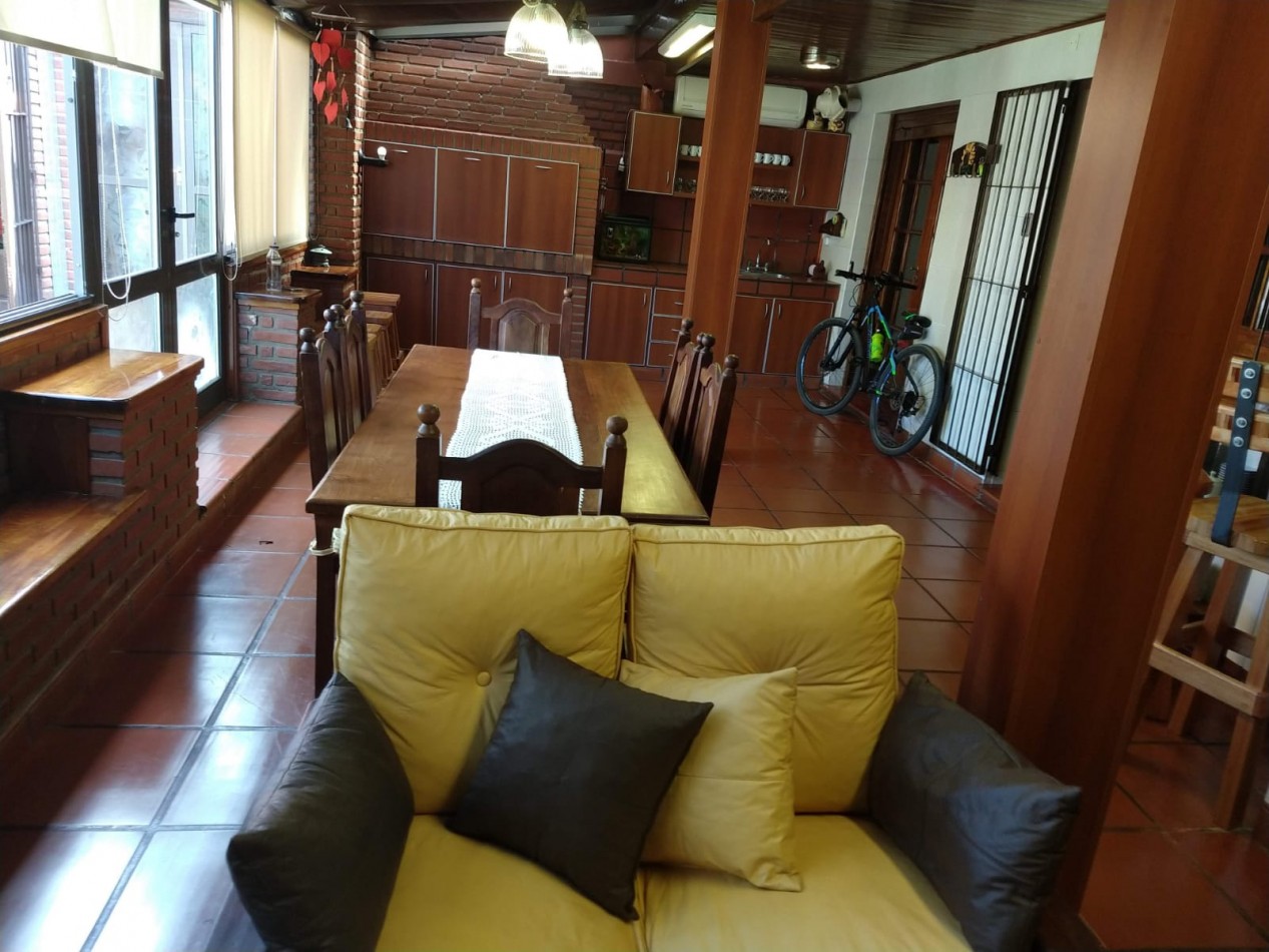 CHALET DE 6 AMBIENTES CON QUINCHO Y PISCINA EN COLINAS PERALTA RAMOS (APTO CREDITO)