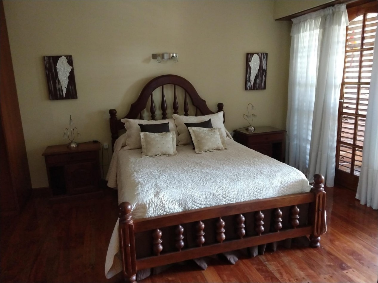 CHALET DE 6 AMBIENTES CON QUINCHO Y PISCINA EN COLINAS PERALTA RAMOS (APTO CREDITO)