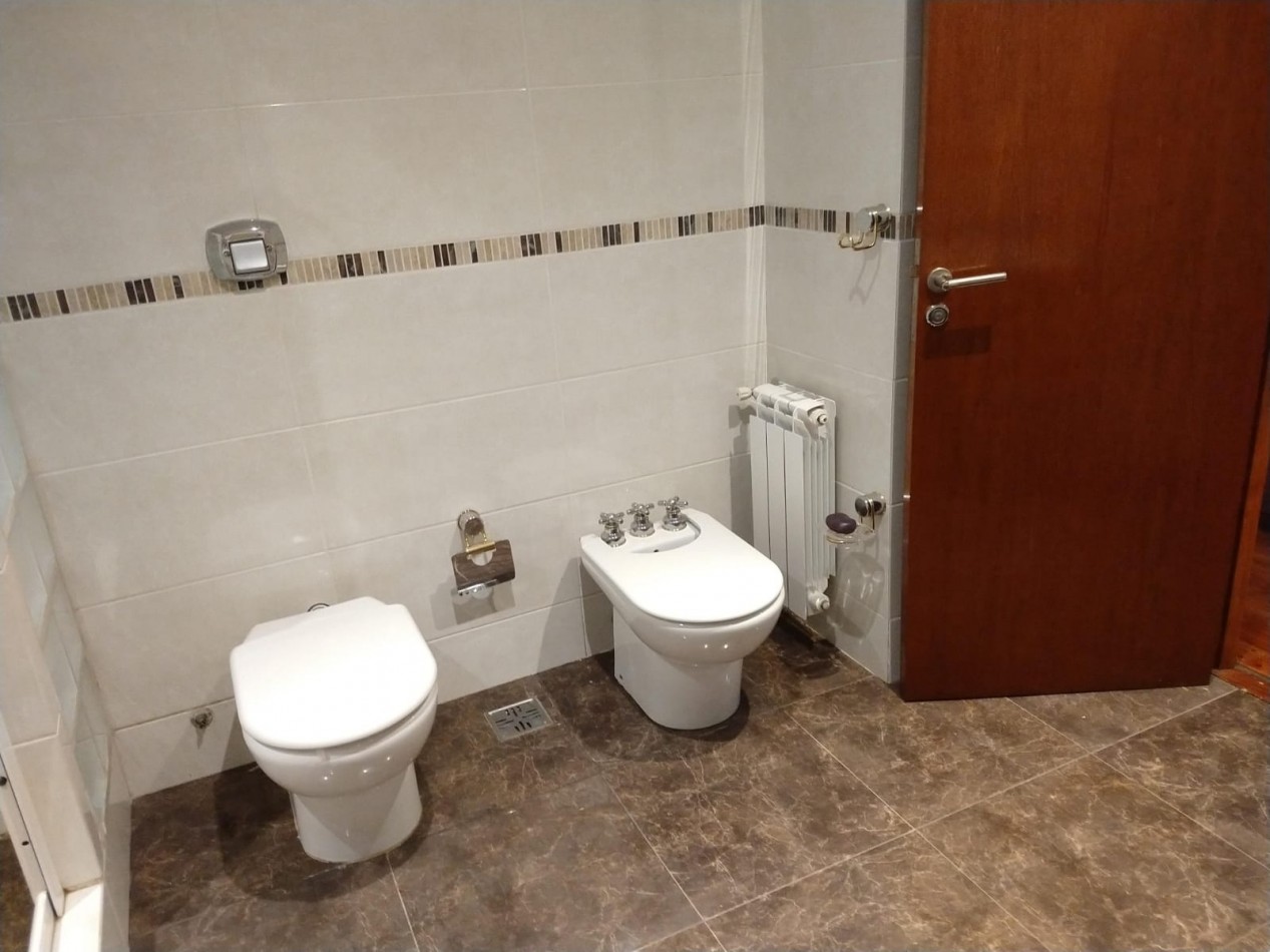 CHALET DE 6 AMBIENTES CON QUINCHO Y PISCINA EN COLINAS PERALTA RAMOS (APTO CREDITO)