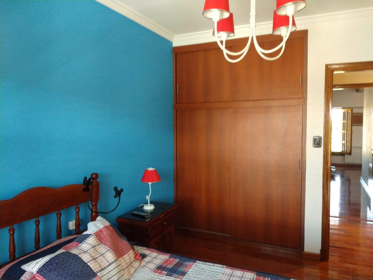 CHALET DE 6 AMBIENTES CON QUINCHO Y PISCINA EN COLINAS PERALTA RAMOS (APTO CREDITO)