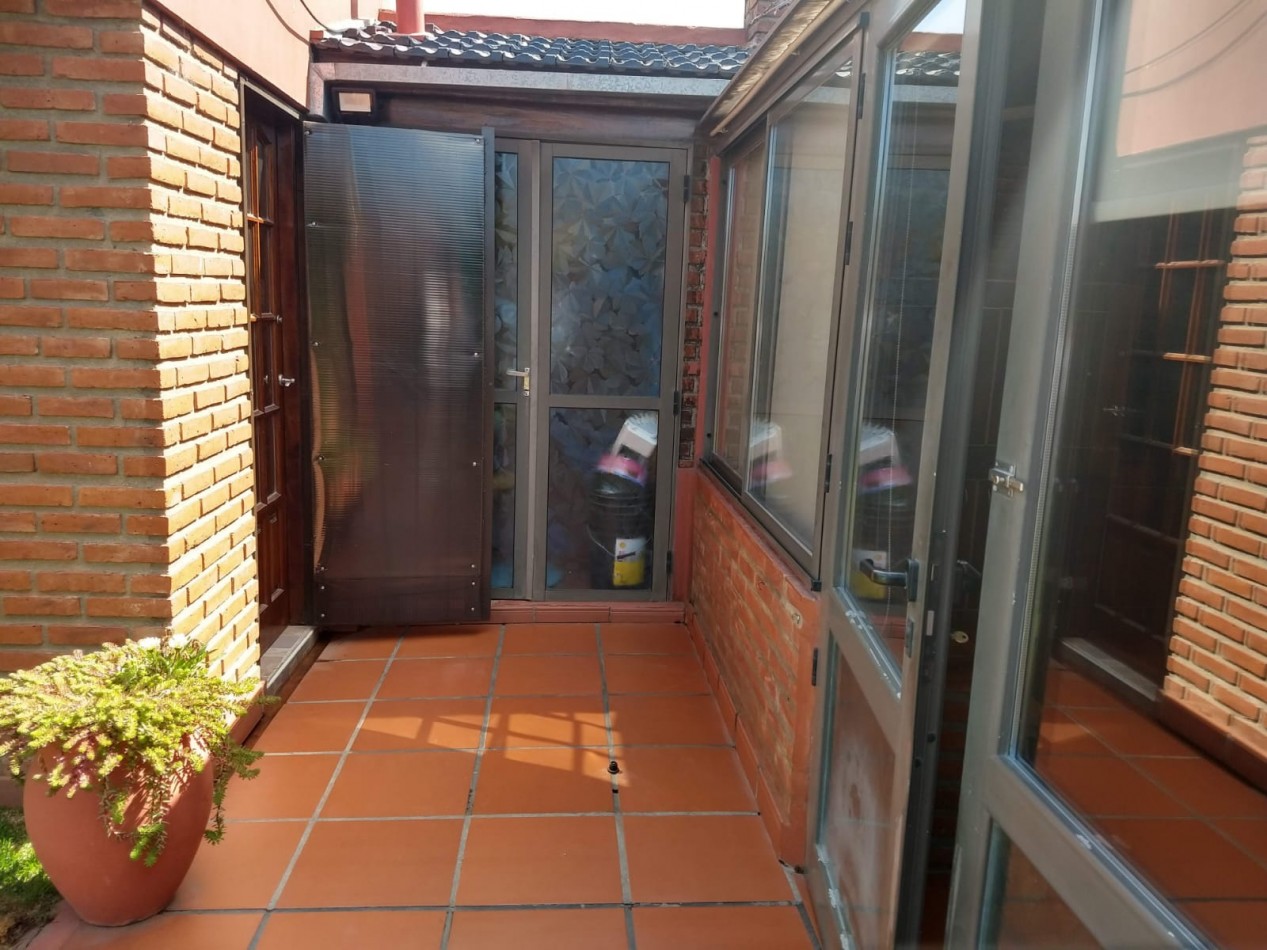CHALET DE 6 AMBIENTES CON QUINCHO Y PISCINA EN COLINAS PERALTA RAMOS (APTO CREDITO)