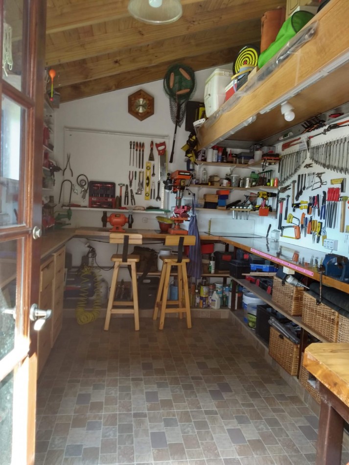 CHALET DE 6 AMBIENTES CON QUINCHO Y PISCINA EN COLINAS PERALTA RAMOS (APTO CREDITO)