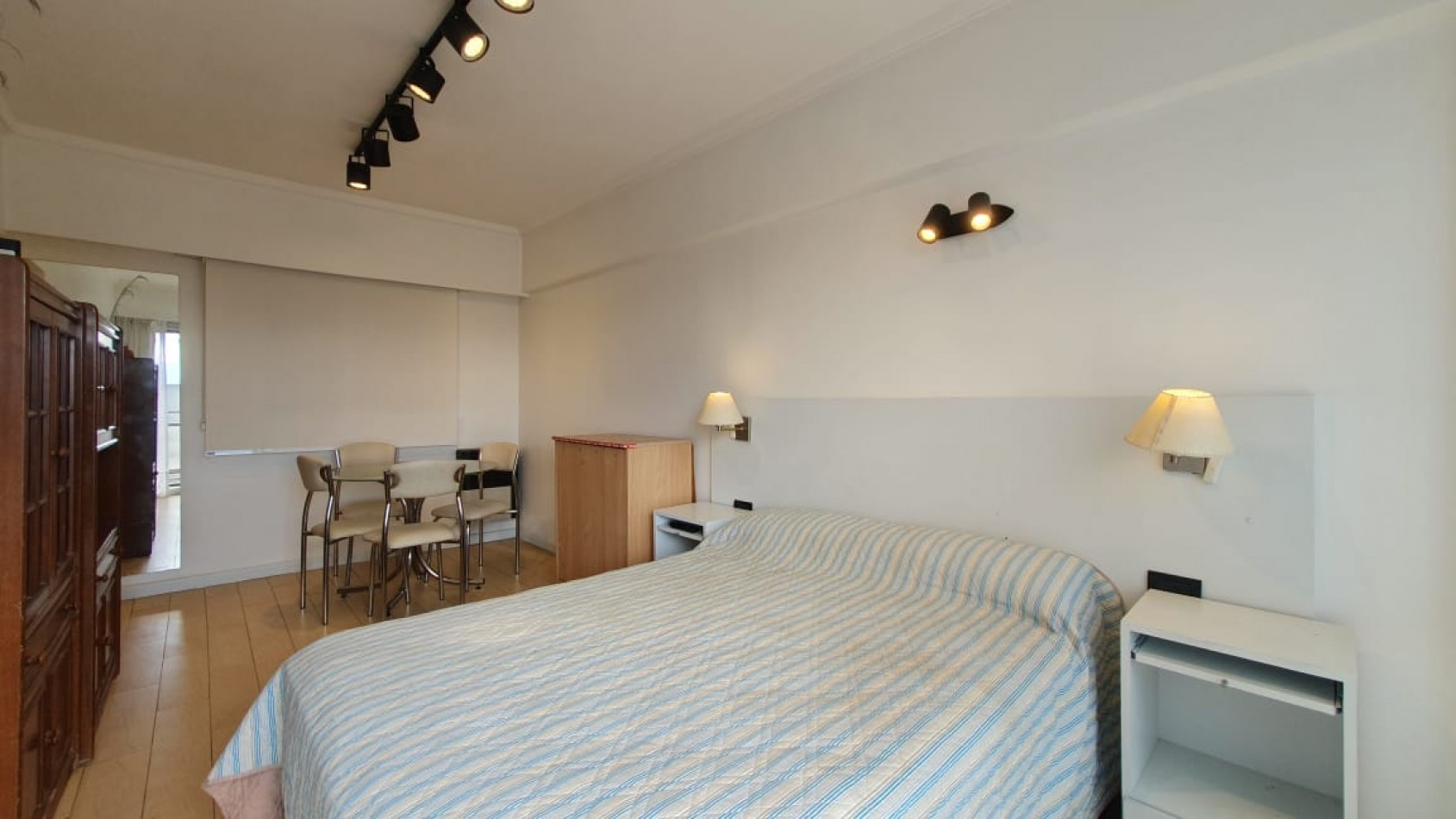 DEPARTAMENTO DE 1 AMBIENTE A LA CALLE CON BALCON CON VISTA A B. MARITIMO