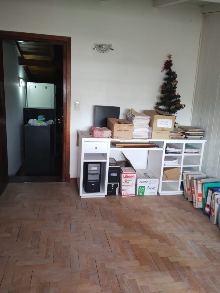 PH TIPO CHALET DE 6 AMBIENTES EN PLANTA ALTA CON GARAJE, APTO PROFESIONAL Y APTO PARA VIVIENDA EN CHAUVIN