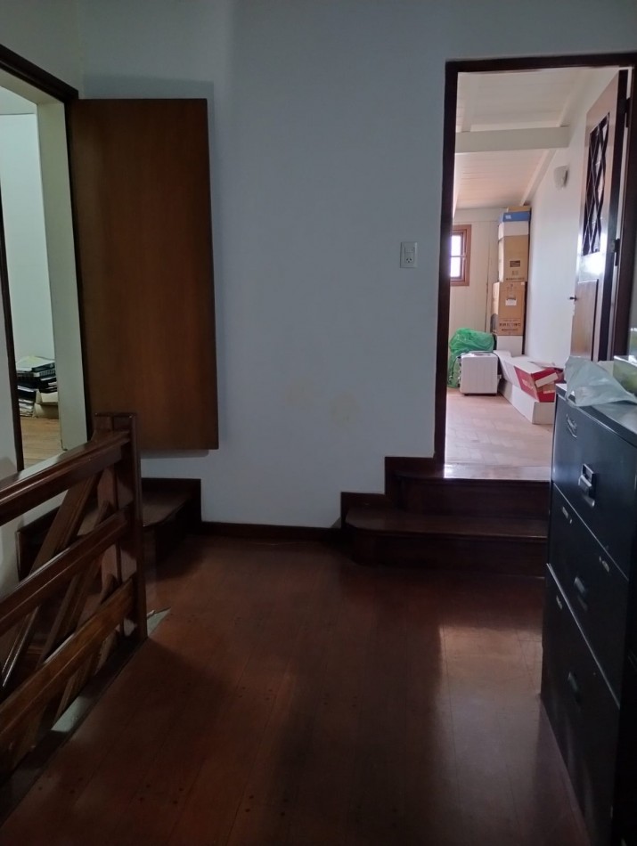 PH TIPO CHALET DE 6 AMBIENTES EN PLANTA ALTA CON GARAJE, APTO PROFESIONAL Y APTO PARA VIVIENDA EN CHAUVIN
