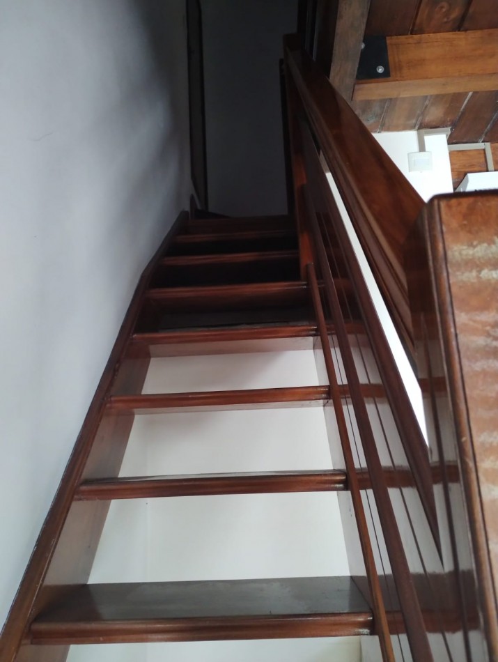 PH TIPO CHALET DE 6 AMBIENTES EN PLANTA ALTA CON GARAJE, APTO PROFESIONAL Y APTO PARA VIVIENDA EN CHAUVIN