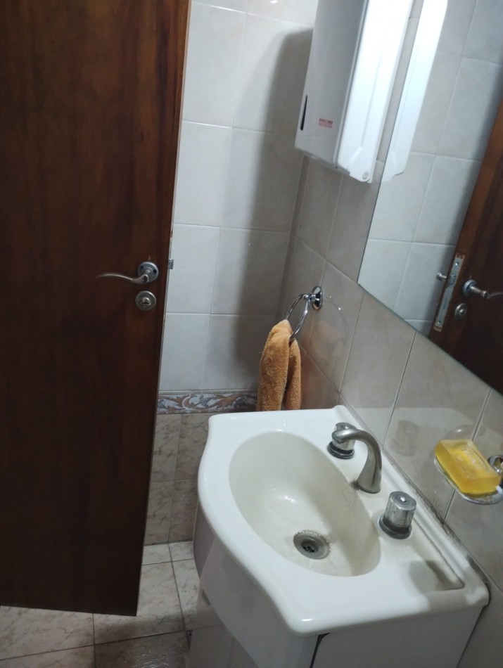 PH TIPO CHALET DE 6 AMBIENTES EN PLANTA ALTA CON GARAJE, APTO PROFESIONAL Y APTO PARA VIVIENDA EN CHAUVIN
