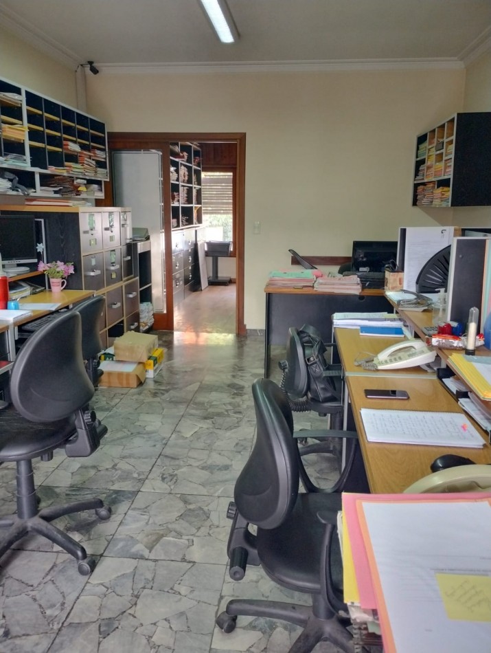 PH TIPO CHALET DE 6 AMBIENTES EN PLANTA ALTA CON GARAJE, APTO PROFESIONAL Y APTO PARA VIVIENDA EN CHAUVIN