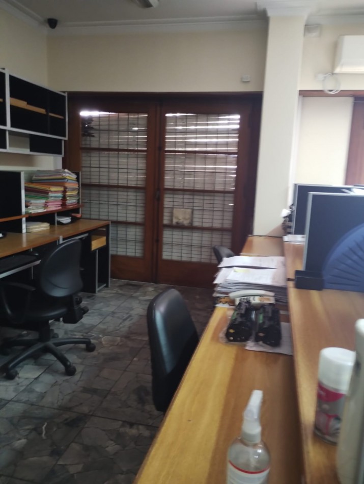 PH TIPO CHALET DE 6 AMBIENTES EN PLANTA ALTA CON GARAJE, APTO PROFESIONAL Y APTO PARA VIVIENDA EN CHAUVIN