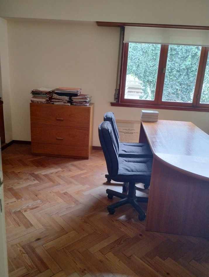 PH TIPO CHALET DE 6 AMBIENTES EN PLANTA ALTA CON GARAJE, APTO PROFESIONAL Y APTO PARA VIVIENDA EN CHAUVIN