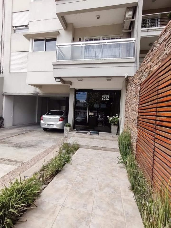 DEPARTAMENTO 1 AMBIENTE AL CONTRAFRENTE CON BALCON SALIENTE EN EL CENTRO DE CASEROS VENDE O PERMUTA