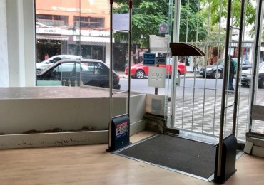  Local en Zona Comercial en La Perla
