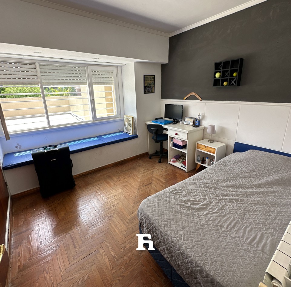 Chalet en venta de 5 ambientes 