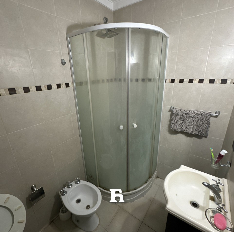 Chalet en venta de 5 ambientes 