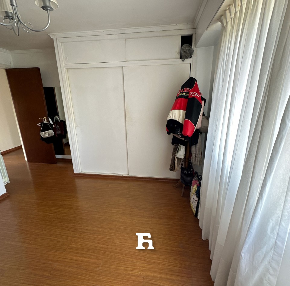 Chalet en venta de 5 ambientes 