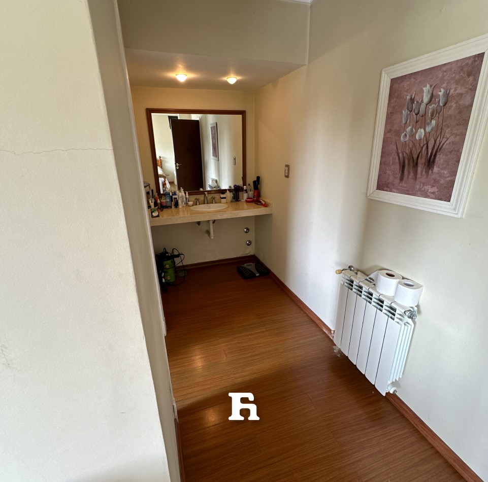Chalet en venta de 5 ambientes 