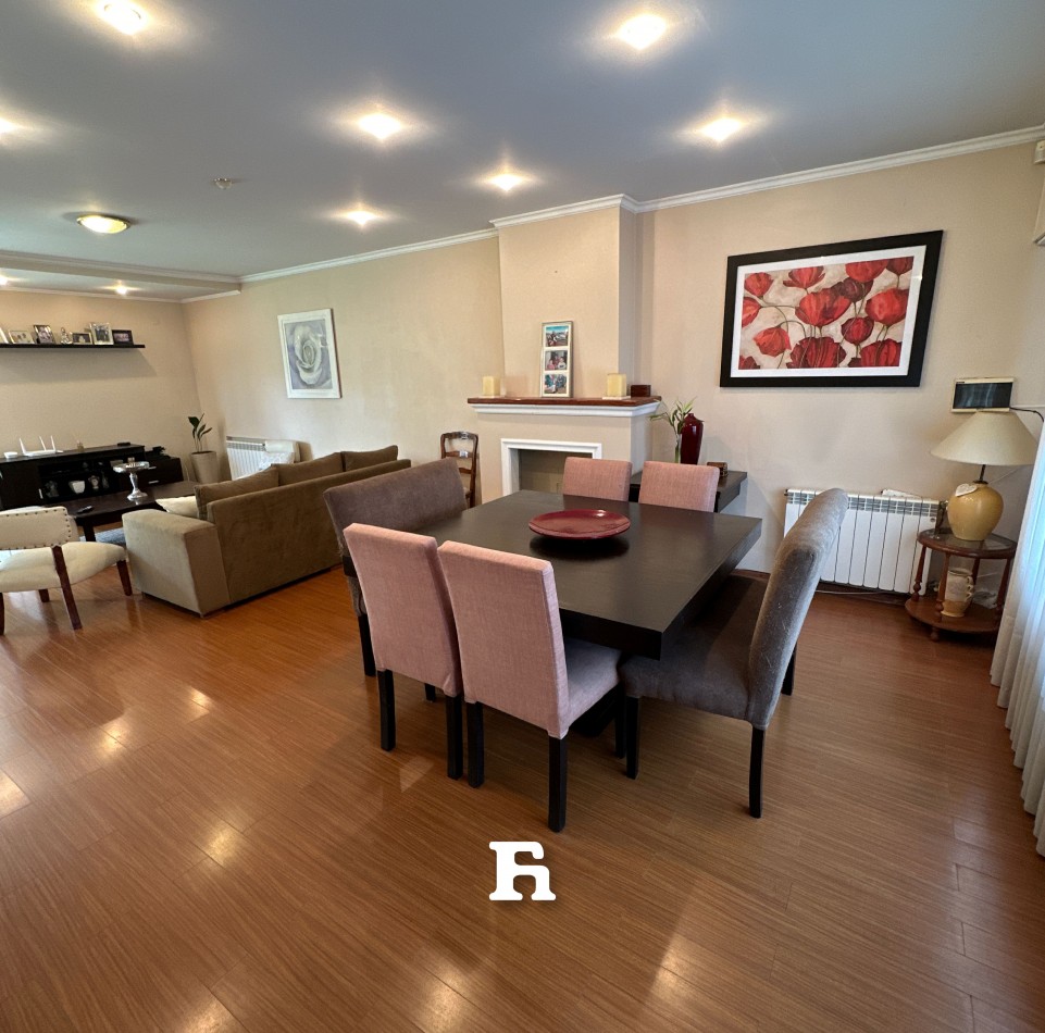 Chalet en venta de 5 ambientes 