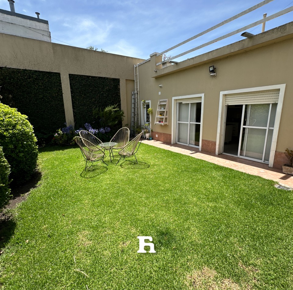 Chalet en venta de 5 ambientes 