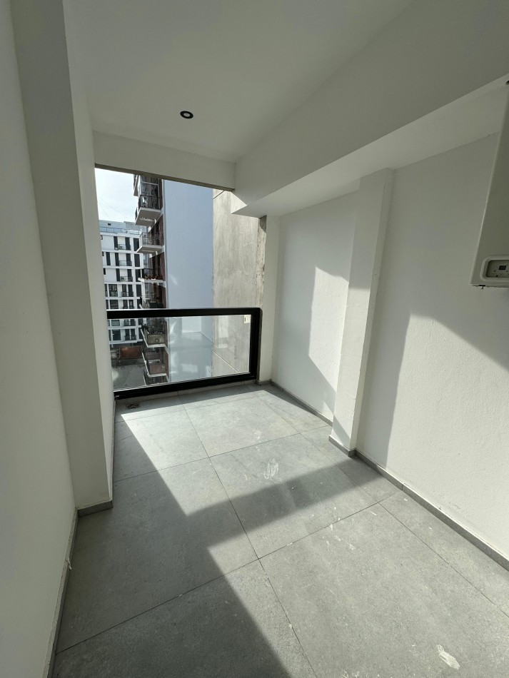 EXCLUSIVO PISO DE TRES AMBIENTES A ESTRENAR 