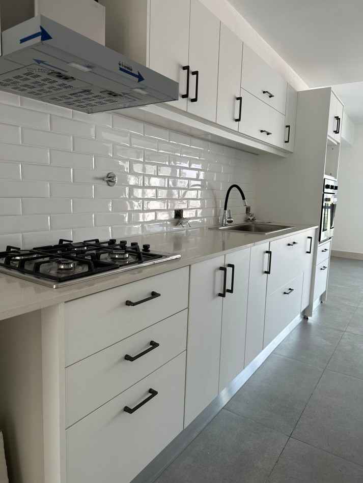 EXCLUSIVO PISO DE TRES AMBIENTES A ESTRENAR 