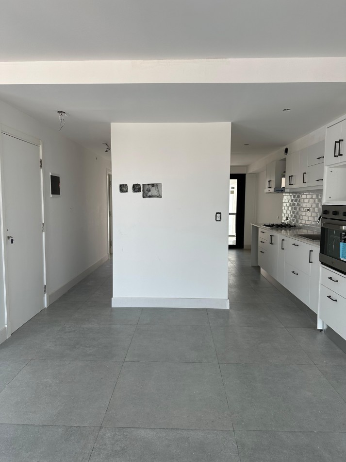 EXCLUSIVO PISO DE TRES AMBIENTES A ESTRENAR 
