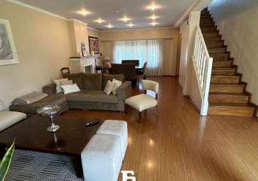 Chalet en venta de 5 ambientes 