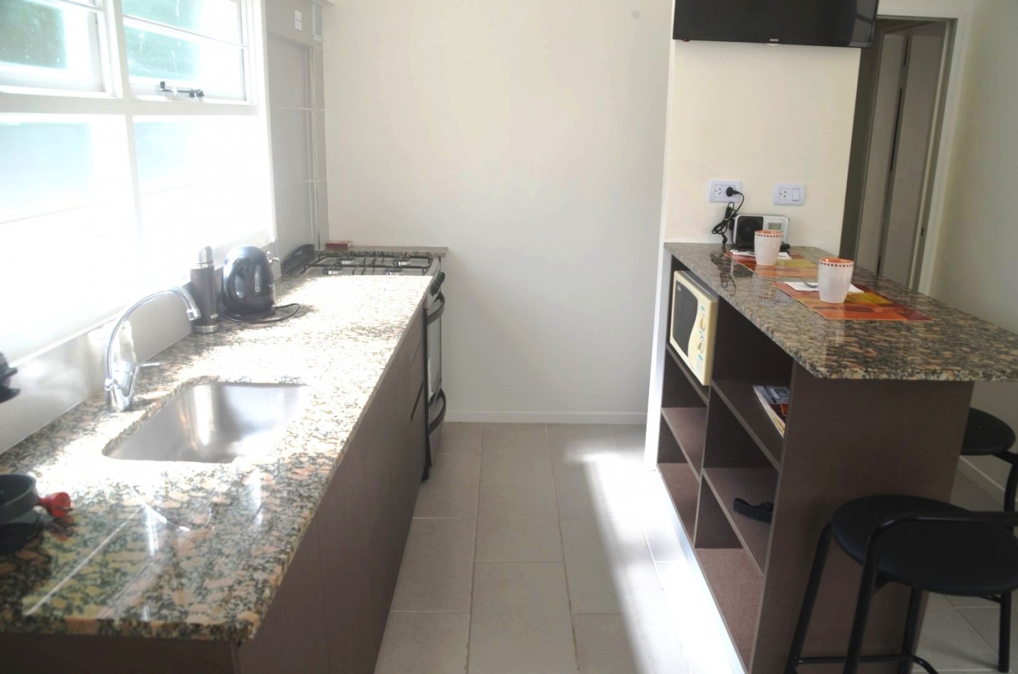 R E S E R V A DA  A reestrenar: Zona Estacion Ferroautomotora-Distrito Tecnologico, PH tipo chalet totalmente independiente. 