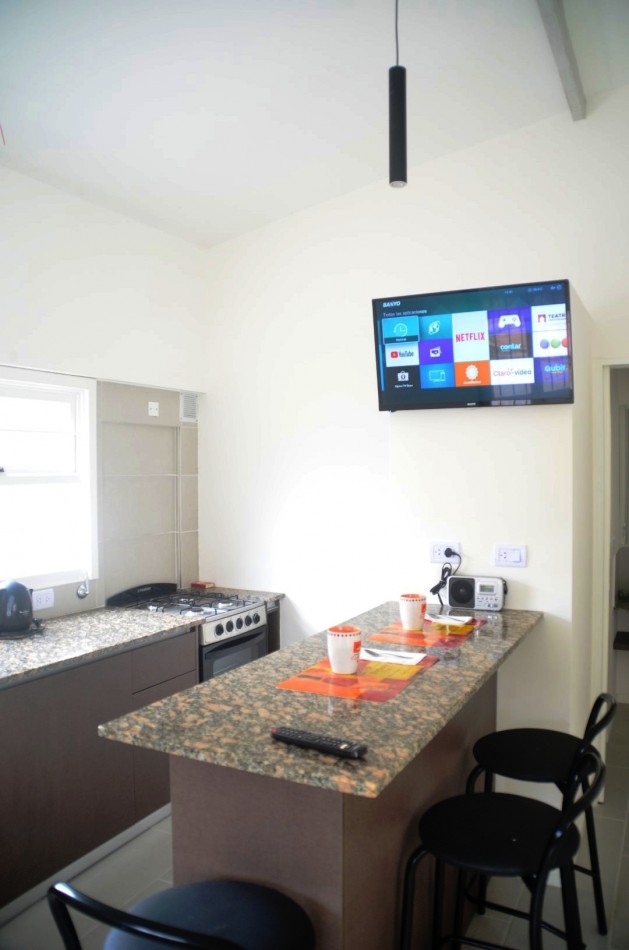 R E S E R V A DA  A reestrenar: Zona Estacion Ferroautomotora-Distrito Tecnologico, PH tipo chalet totalmente independiente. 