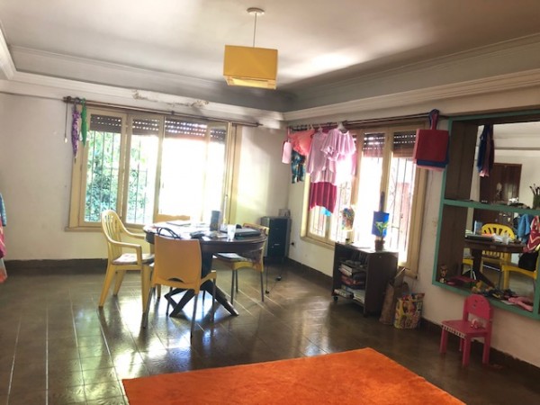 VENTA CHALET,   4 ambientes, parque y patio, sobre lote de 15 mts de frente !!!!! muy buena opcion !!!!