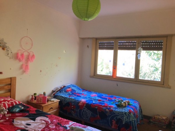 VENTA CHALET,   4 ambientes, parque y patio, sobre lote de 15 mts de frente !!!!! muy buena opcion !!!!