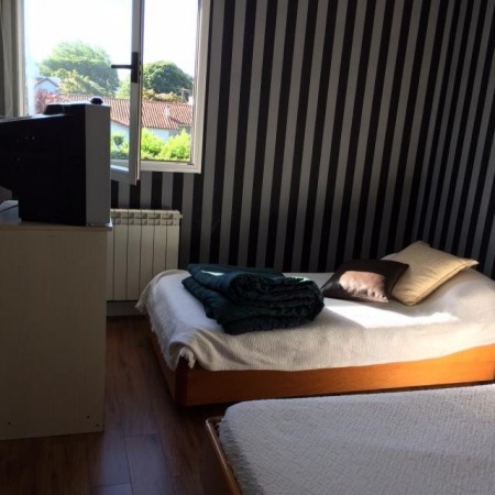 HERMOSO DEPARTAMENTO EN PH , NUEVO, MODERNO, 2 amb. cochera y balcón z/GUEMES !!!!