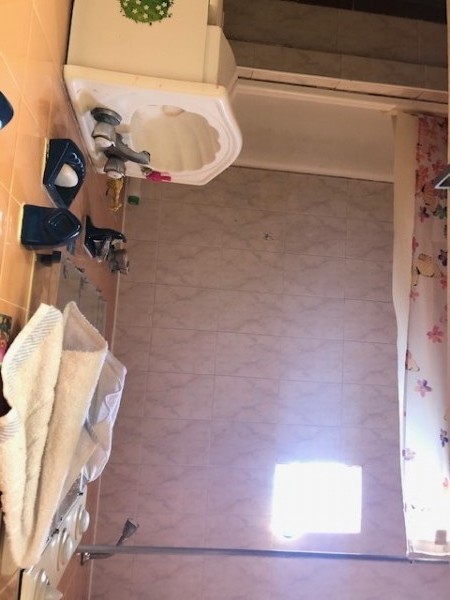 VENTA CHALET,   4 ambientes, parque y patio, sobre lote de 15 mts de frente !!!!! muy buena opcion !!!!