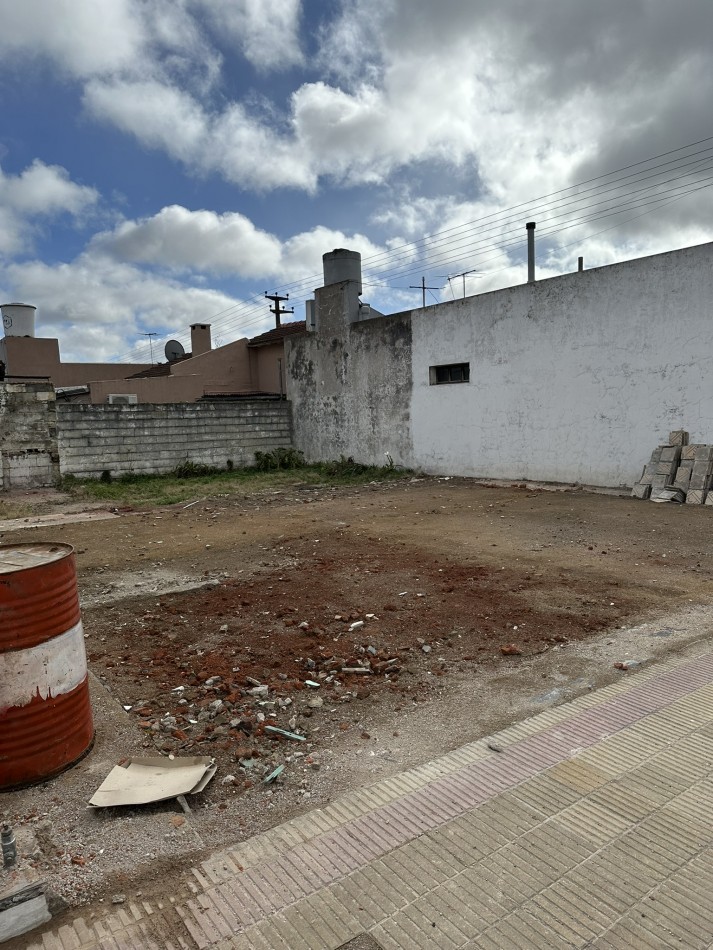 TERRENO EN TANDIL - OPORTUNIDAD RETASADA CON PLANOS APROBADOS PARA DOS DUPLEX
