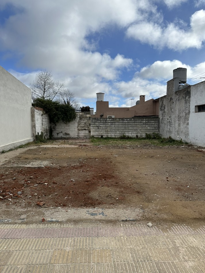 TERRENO EN TANDIL - OPORTUNIDAD RETASADA CON PLANOS APROBADOS PARA DOS DUPLEX