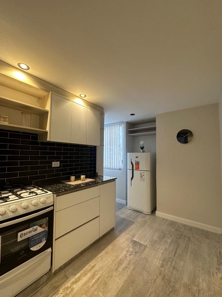IMPECABLE 4 AMBIENTES TOTALMENTE RECICLADO - CENTRO-