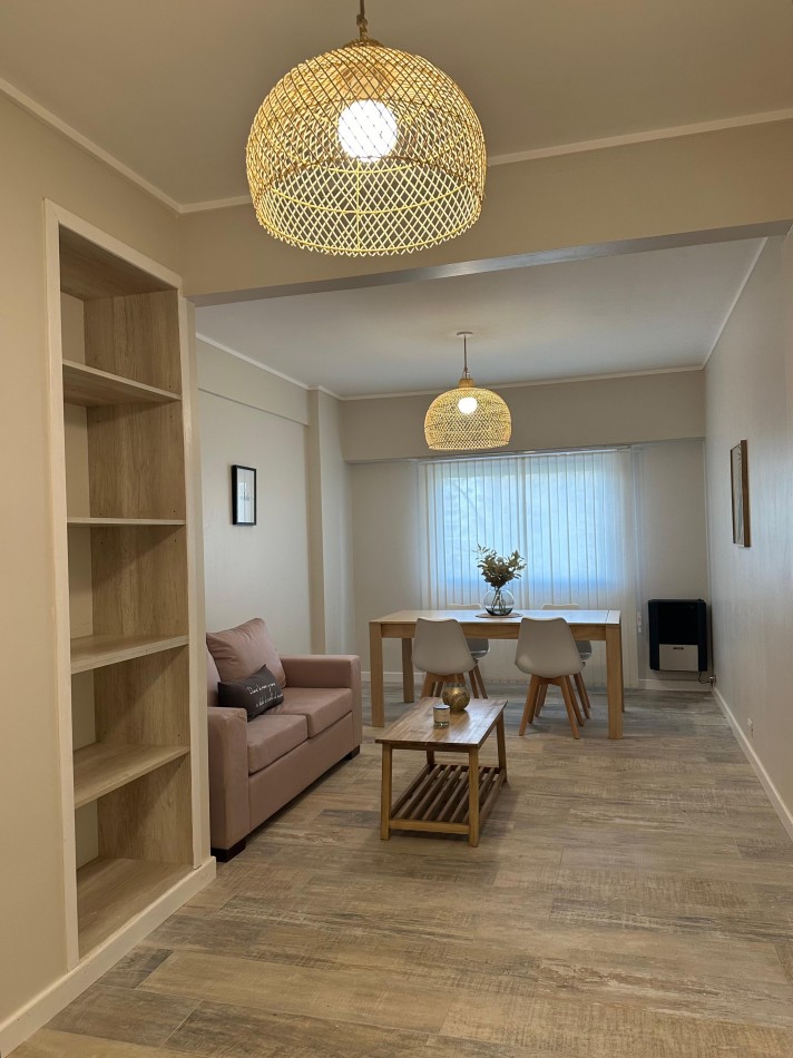 IMPECABLE 4 AMBIENTES TOTALMENTE RECICLADO - CENTRO-