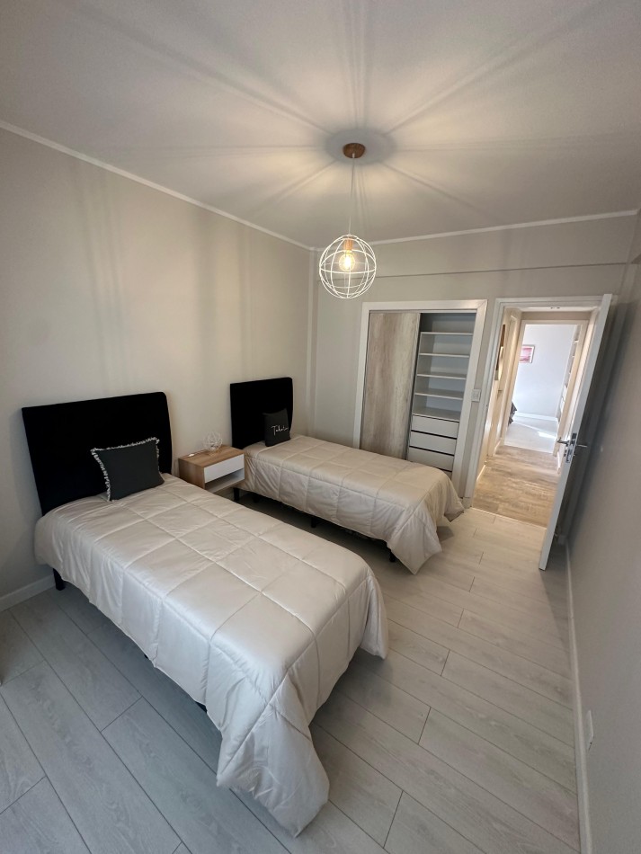IMPECABLE 4 AMBIENTES TOTALMENTE RECICLADO - CENTRO-
