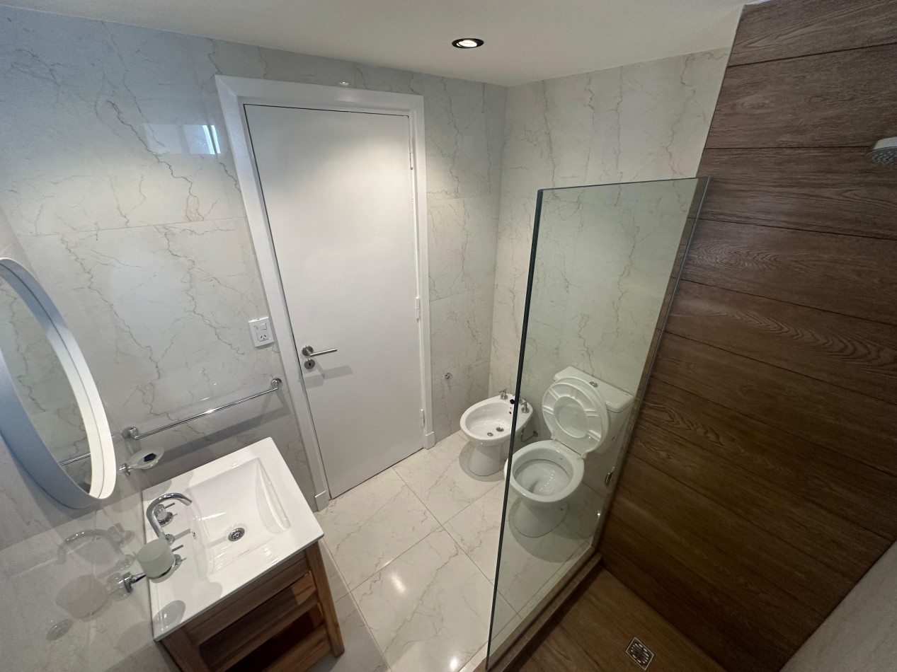 IMPECABLE 4 AMBIENTES TOTALMENTE RECICLADO - CENTRO-