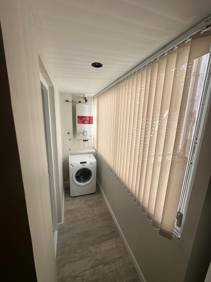 IMPECABLE 4 AMBIENTES TOTALMENTE RECICLADO - CENTRO-