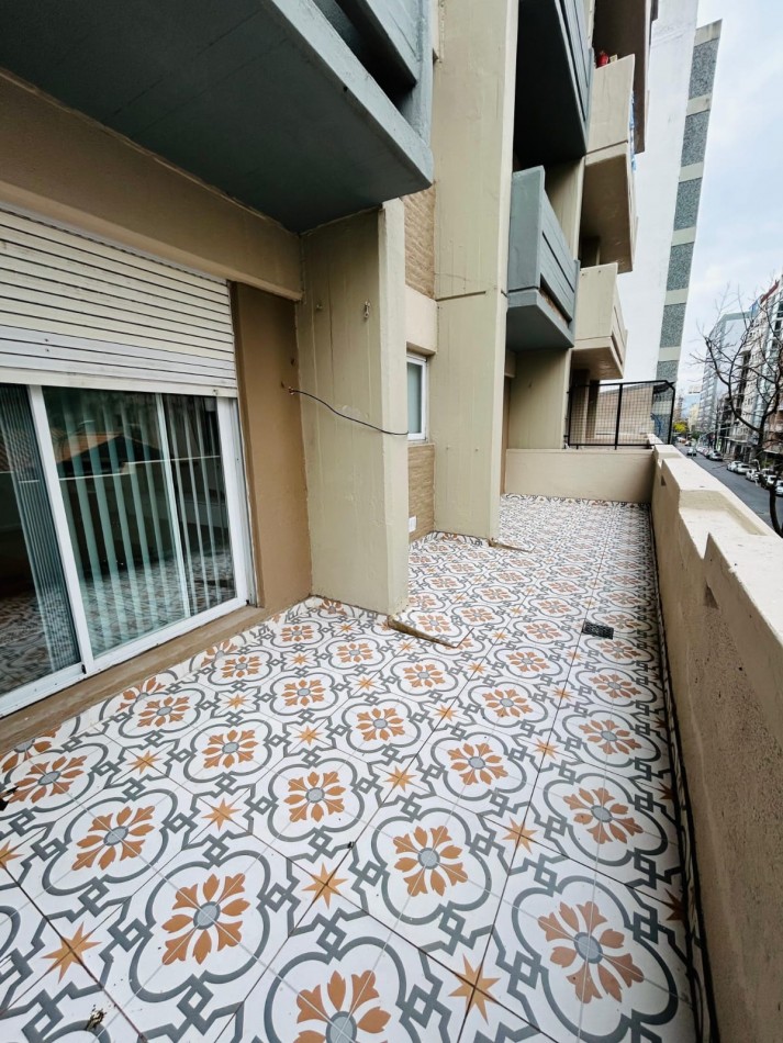 2 AMBIENTES AL FRENTE CON BALCON TERRAZA