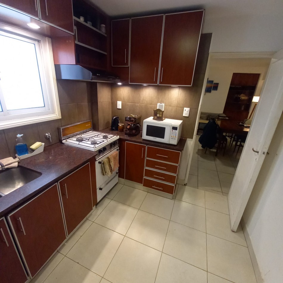 EN VENTA 3 AMBIENTES CON DEPENDENCIA- LA PERLA-