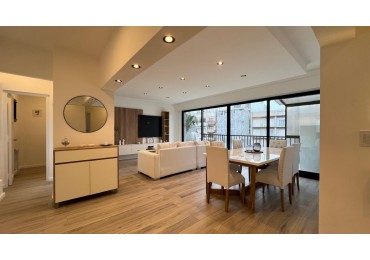 EN VENTA IMPECABLE 4 AMBIENTES BALCON A LA CALLE-CENTRO-