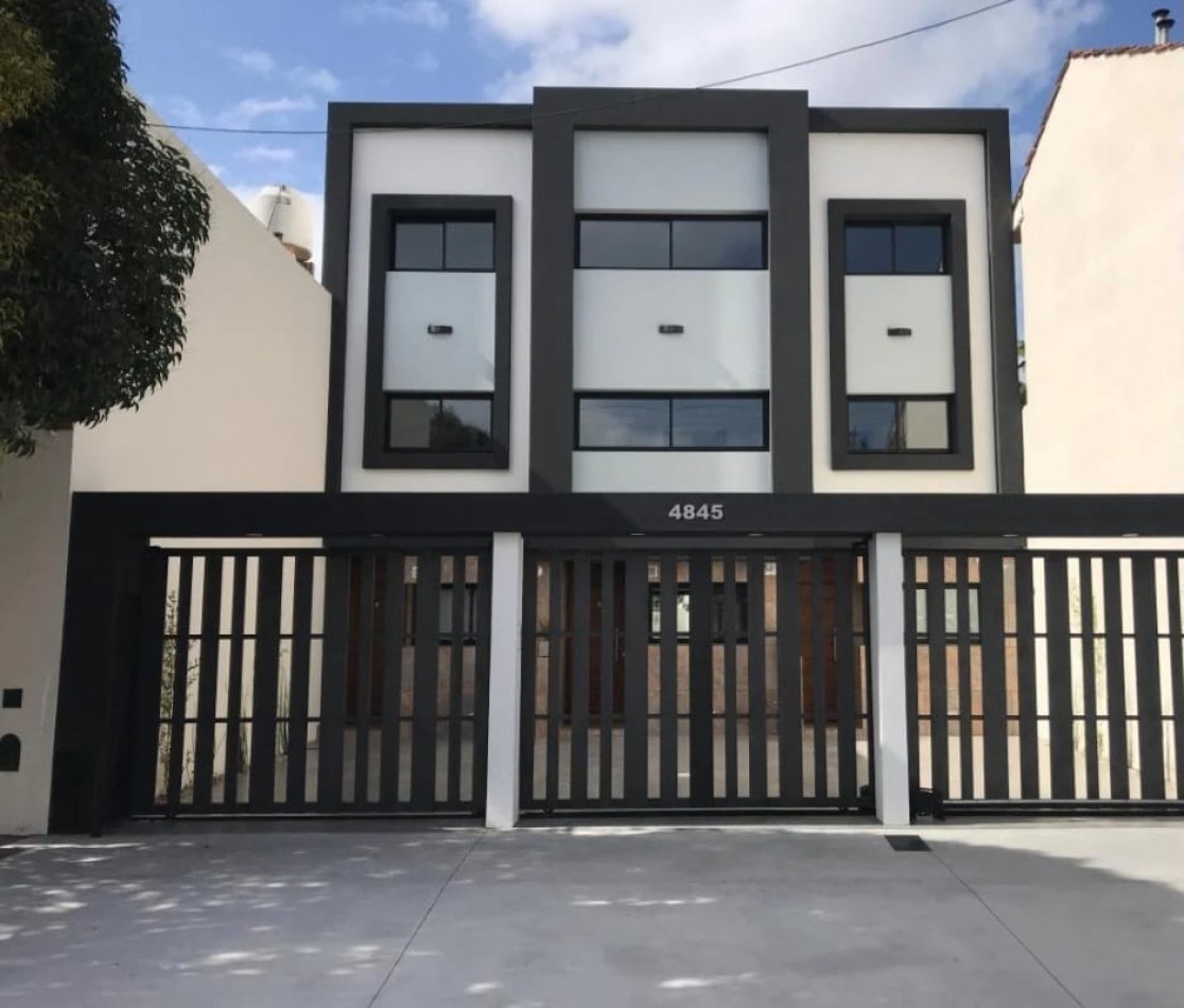 VENTA TRIPLEX 4 AMBIENTES A ESTRENAR. APTO CREDITO.