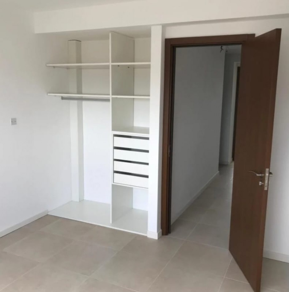 VENTA TRIPLEX 4 AMBIENTES A ESTRENAR. APTO CREDITO.